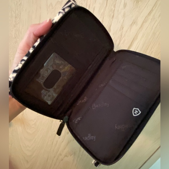 Vera Bradley RFID 3 in1 Crossbody Scroll Medallion Wristlet Mini Handbag MSRP$75 - Picture 6 of 10